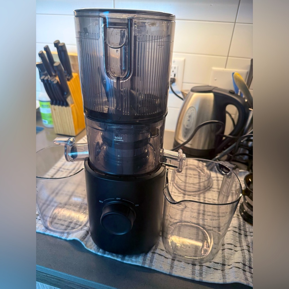 Nama J3 Cold Press Juicer - Black  with Transparent Containers